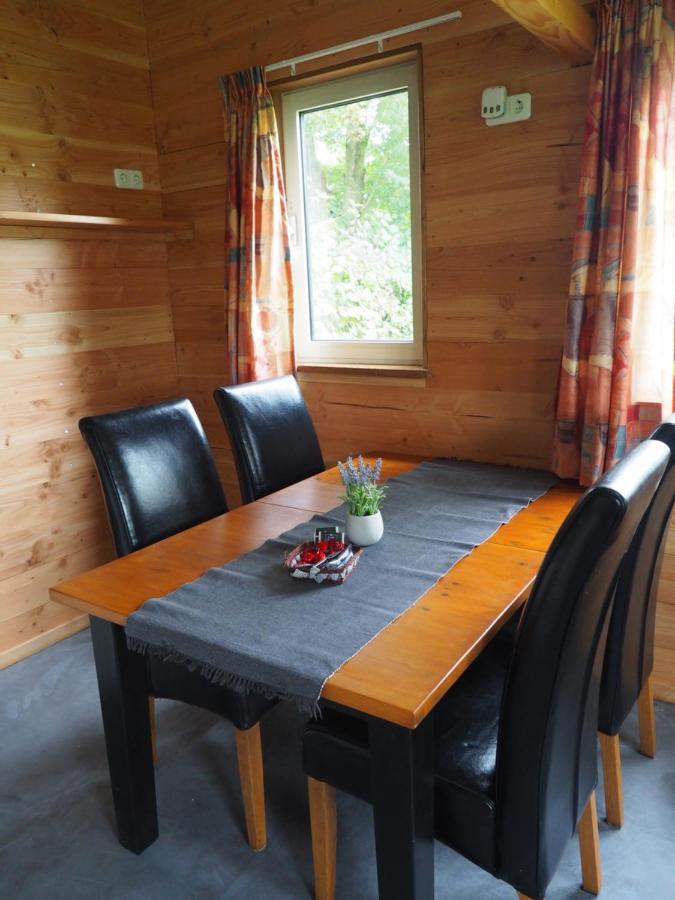 Chalet - Camping 'T Dekske Wintelre Esterno foto