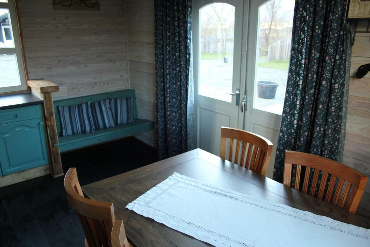 Chalet - Camping 'T Dekske Wintelre Esterno foto